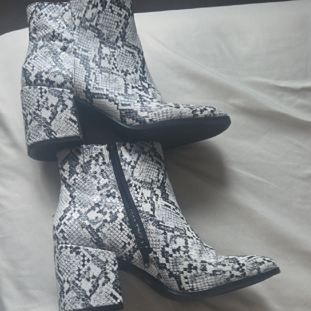 Mix No. 6 Black and White Patterned Ankle Boots - Picture 4 of 5